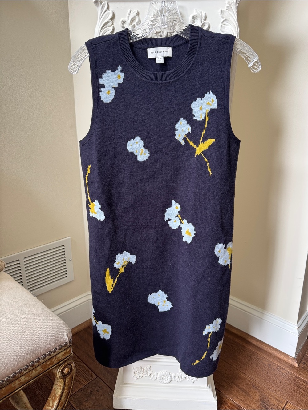 Women’s Navy Floral Knit Sleeveless Dress